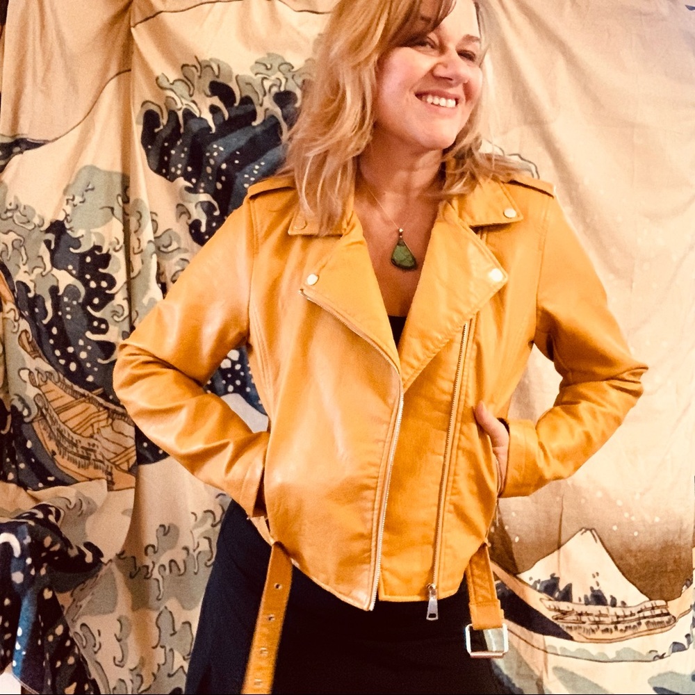 NWOT Ci Sono vegan leather yellow moto jacket L